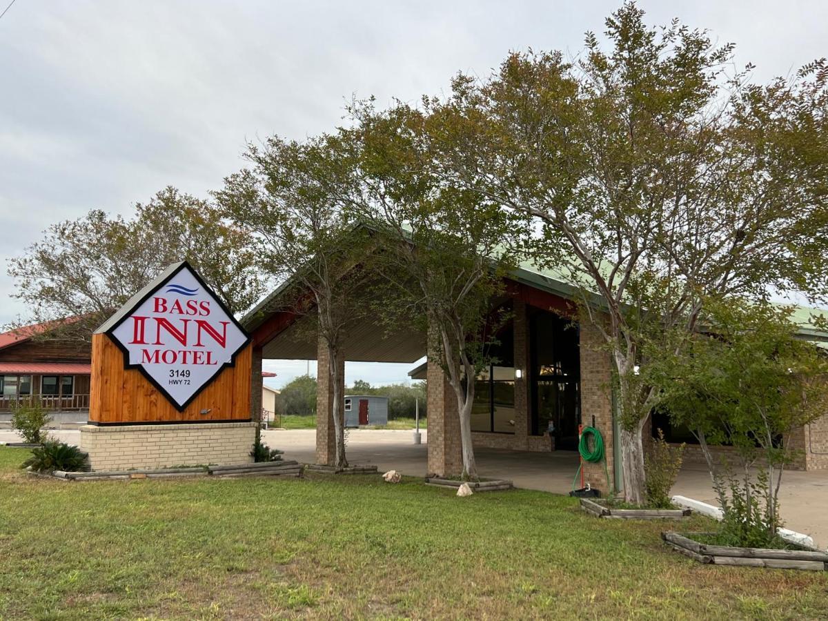 Bass Inn - Choke Canyon National Park Simmons エクステリア 写真